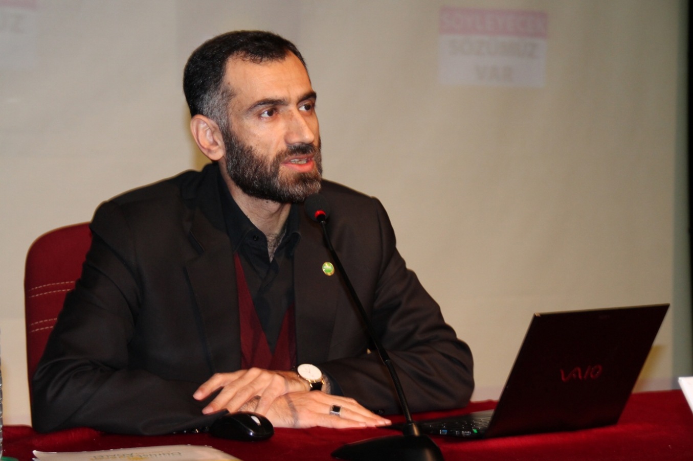 Bingöl’de “Algı Operasyonları ve Kürt Meselesi” semineri verildi Bingöl’de “Algı Operasyonları ve Kürt Meselesi” semineri verildi